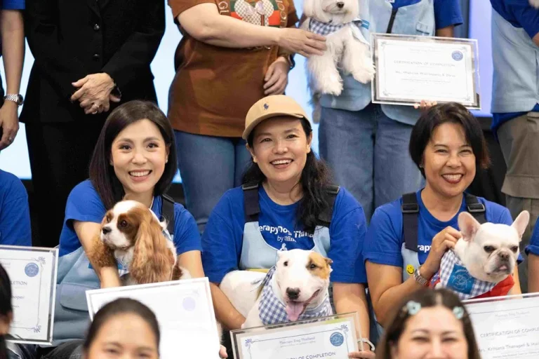 เปิดความสำเร็จ โครงการสุนัขนักบำบัดไทย สร้างผลงาน “ฮีลใจ-ฮีลกาย” วงการบำบัด พร้อมผลักดันทีมสุนัขนักบำบัดรุ่น 2-3 ออกทำประโยชน์แก่สังคม-ผู้ป่วยกลุ่มต่างๆ